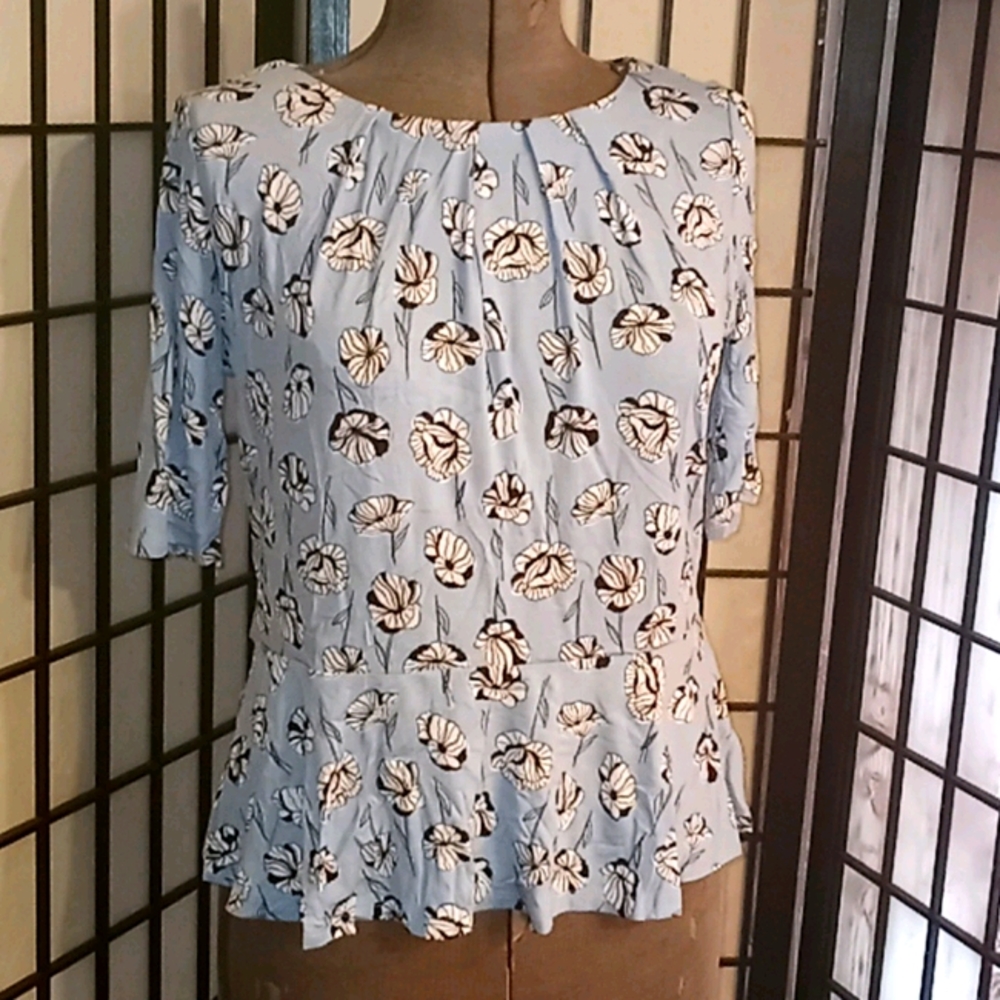 New LIZ CLAIBORNE TOP